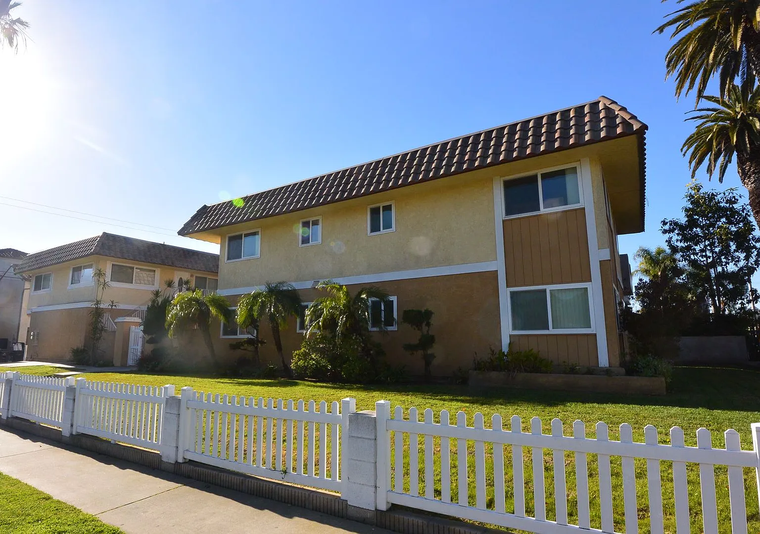 PAL1315 — Photo 1