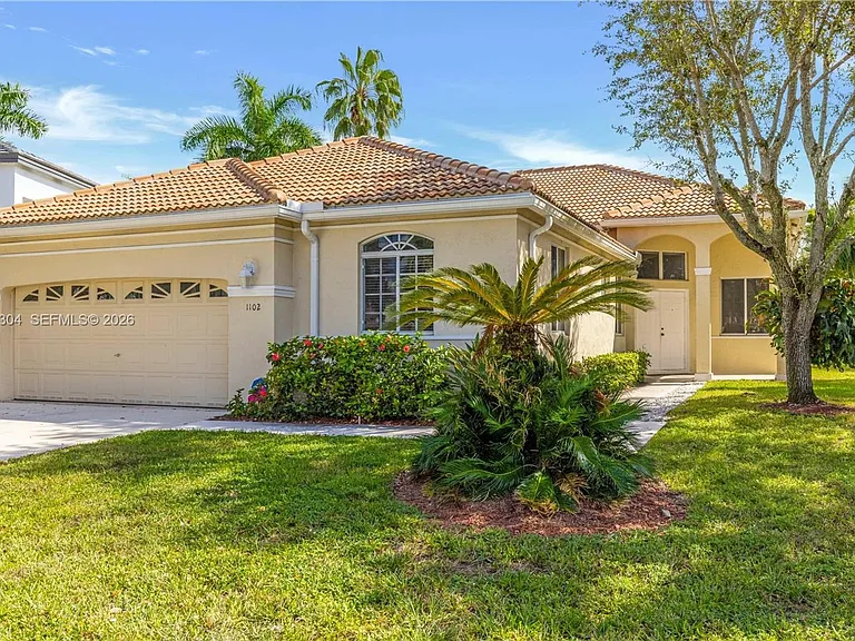 1102 Camellia Cir #1102 — Photo 9