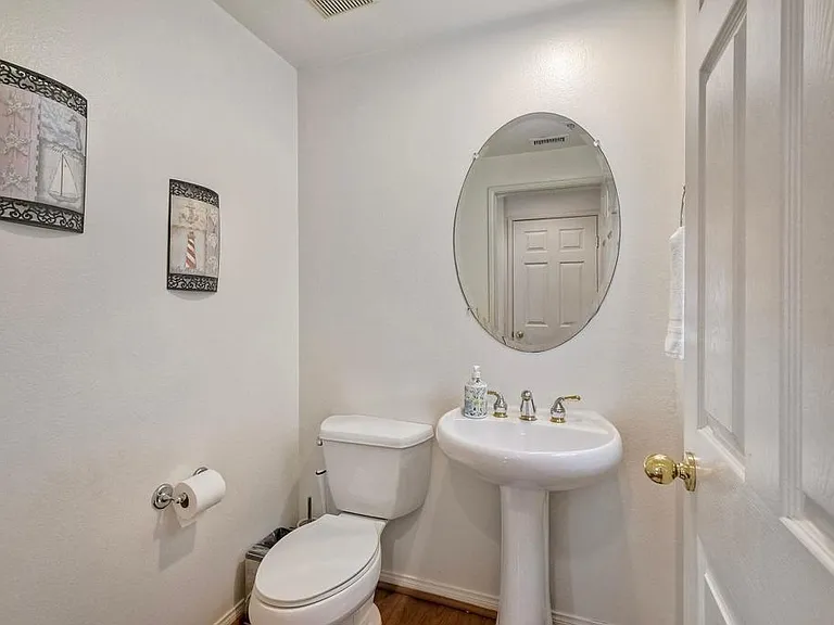 489 N Cleveland St — Photo 19
