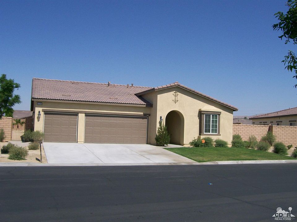 1st image of 42205 Matterhorn Dr