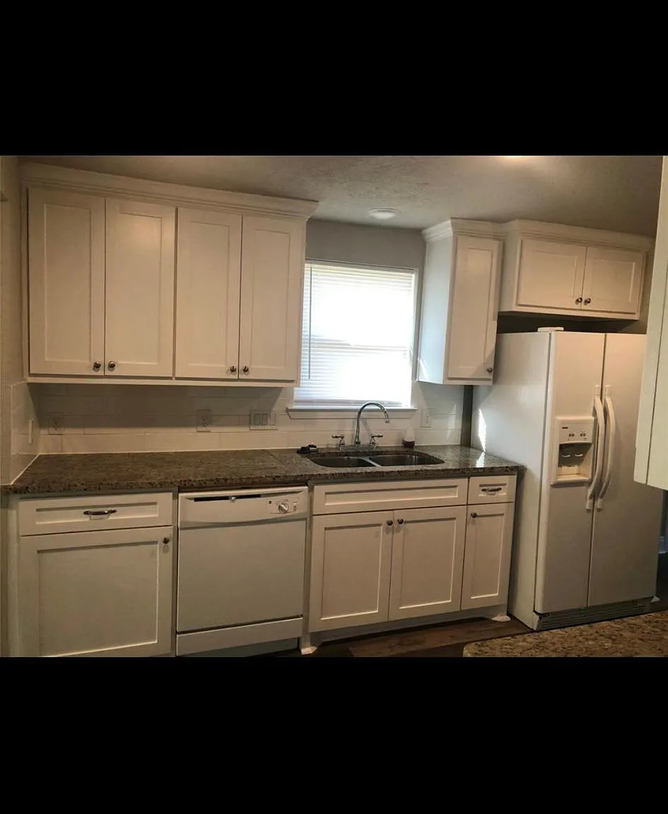 1629 Ross Ave — Photo 3