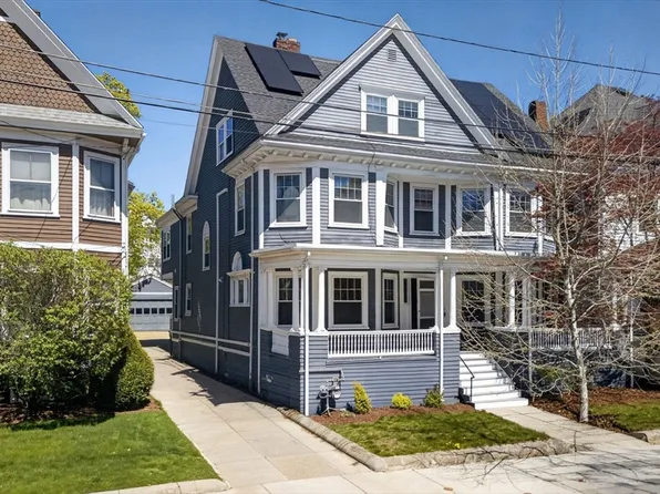 6 Hampshire St, Everett, MA 02149