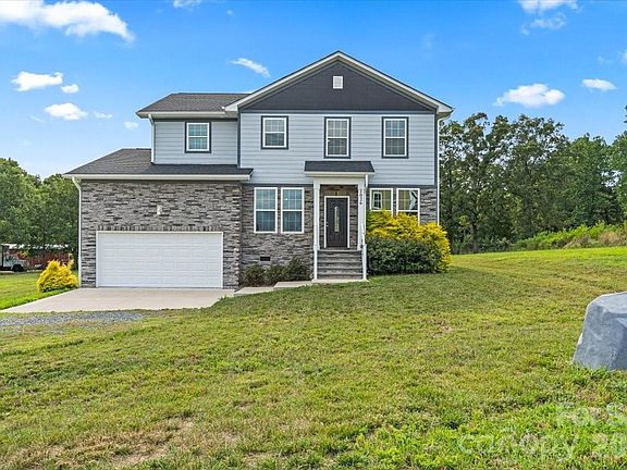 3rd image of 1026 Heath Helms Rd