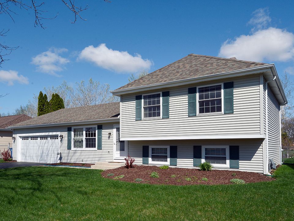 1st image of 826 Bay Ct