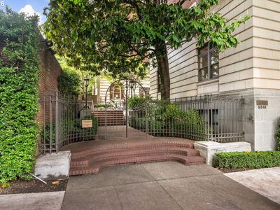 2141 NW Davis St APT 104, Portland, OR, 97210