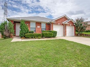 10333 Devin Ln, Hurst, TX 76053