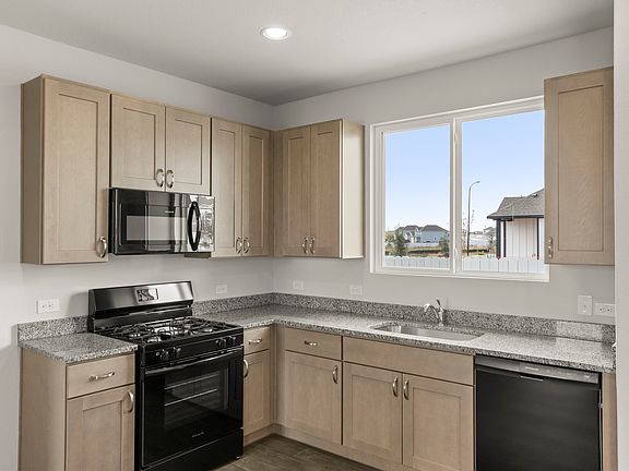 2nd image of 141 Summer Dr