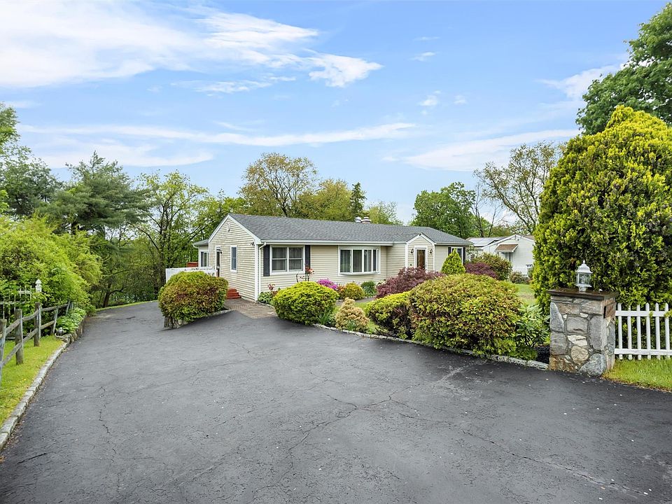 1st image of 32 Boniello Drive