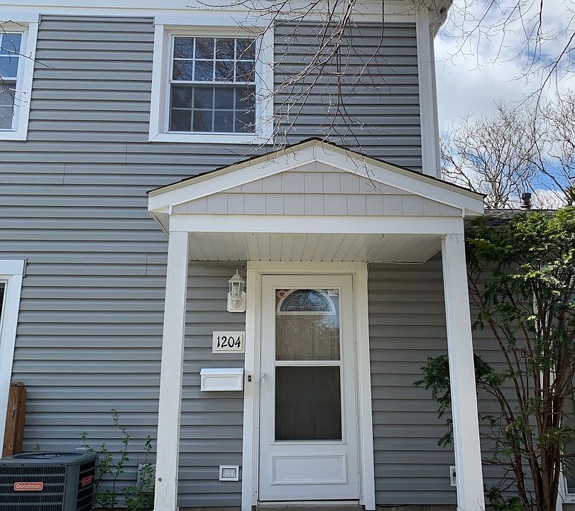 1st image of 1204 Cypress Dr