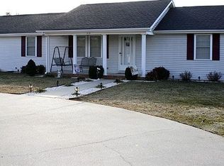 519 Darrell Ln, Hurt, VA 24563