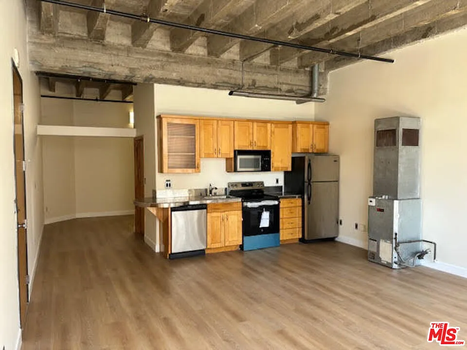 1 bed, 1.0 bath, 660 sqft, $1,800 — Photo 3