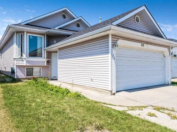 318 E Applewood Dr SE, Calgary, AB T2A 7V5