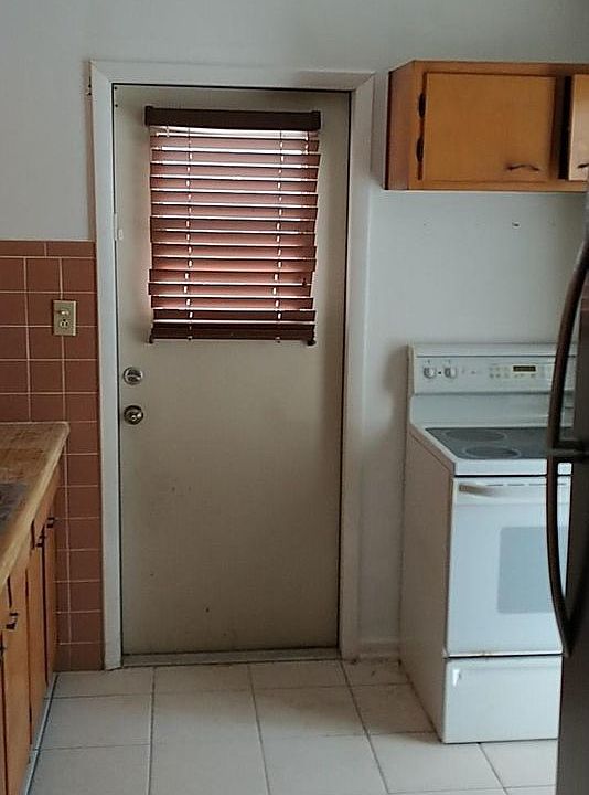 1st image of 21471 Holdern Ave