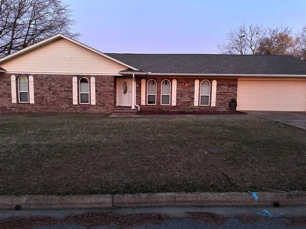 9017 Balachan Dr, Fort Smith, AR 72908