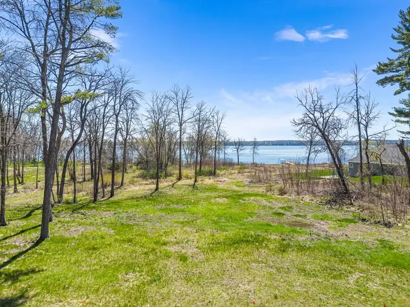 L11 Shore Dr, Green Lake, WI 54941