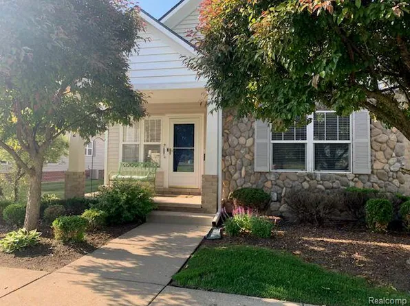 332 Brigg St, Howell, MI 48855