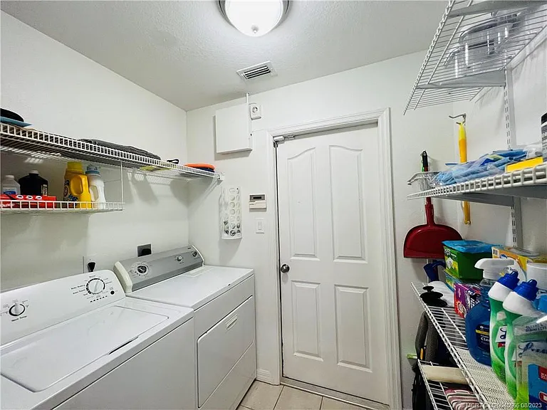 1309 Carlton Ct — Photo 24