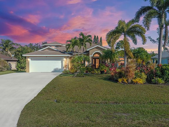 2nd image of 1375 SW Vicuna Lane
