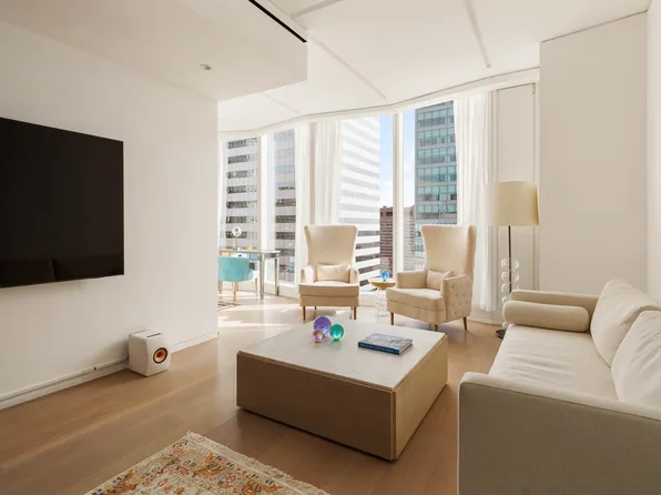 100 East 53rd Street image 2 of 15