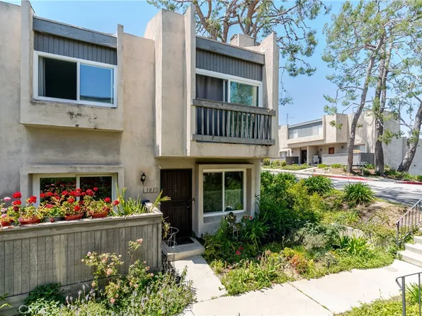 301 Ridge Terrace Ln, Montebello, CA 90640