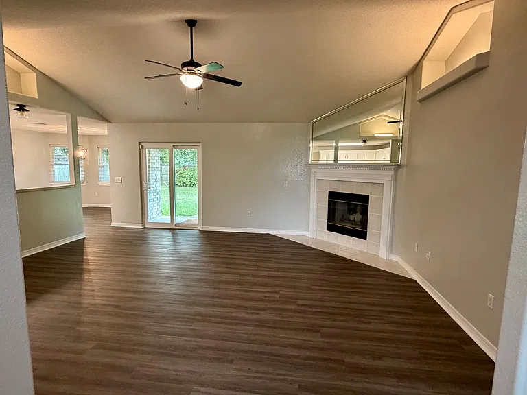 4633 Ridge Pointe Dr — Photo 3