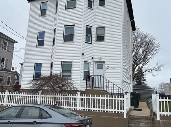 80 Lane St, Fall River, MA 02721