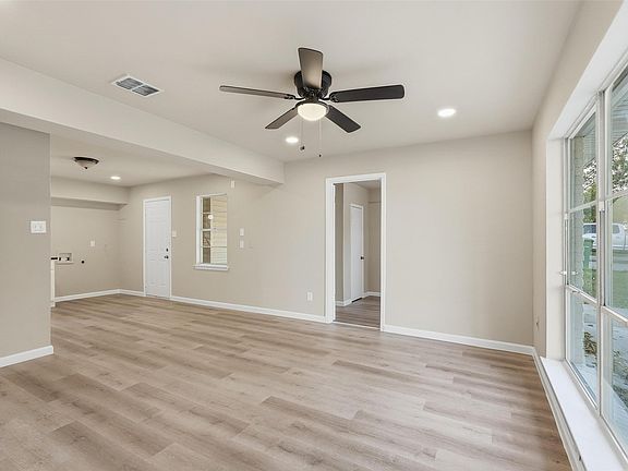 5th image of 1118 Richard Dr