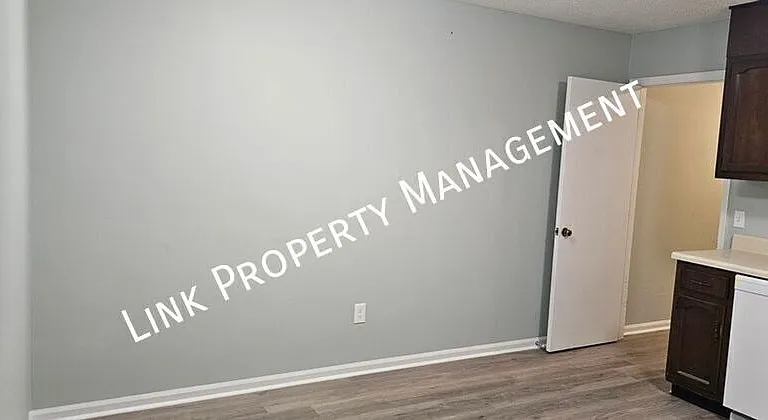 900 Peppermill Rd #900A — Photo 16