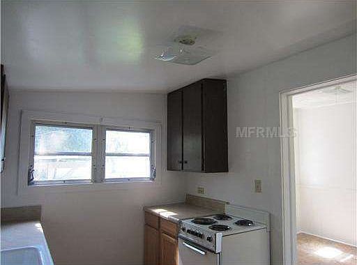 3rd image of 180 W Vine St