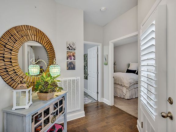 4th image of 3305 Livermore Ln