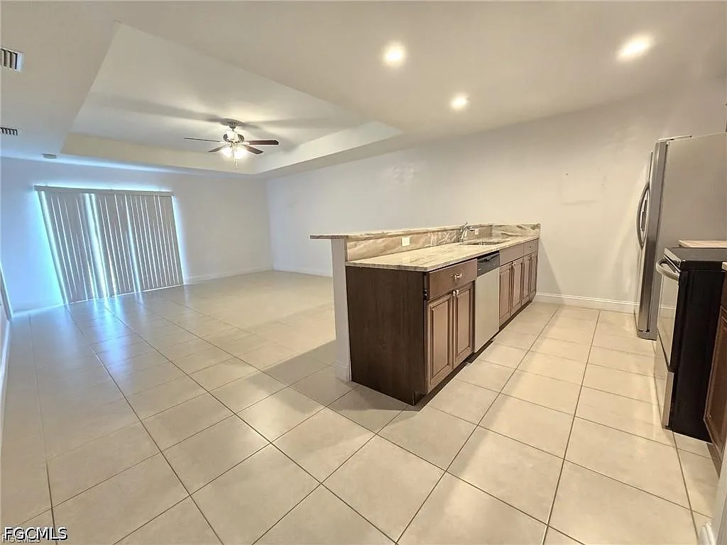 3 bed, 2.0 bath, 1200 sqft, $1,850 — Photo 2
