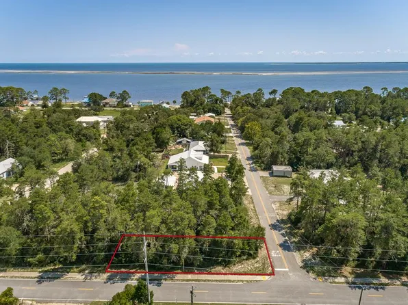 167 Idaho St, Lanark Village, FL 32323