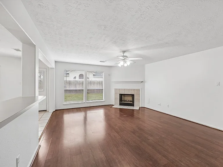 5606 Cozy Terrace Ln — Photo 2
