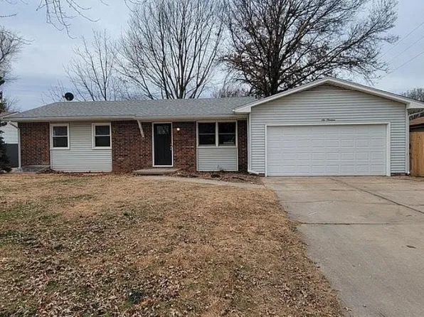619 S Queen Ave, Maize, KS 67101