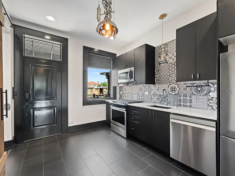 3513 N Sheffield Ave #3 — Photo 9