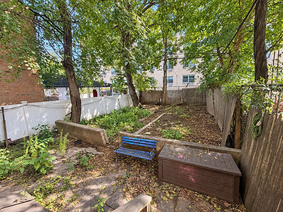 124 Linden St #1R