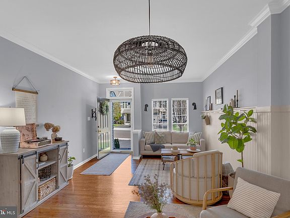 3rd image of 1802 Adams Way
