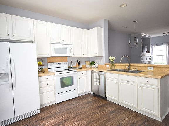 3rd image of 281 Hancock Union Ln