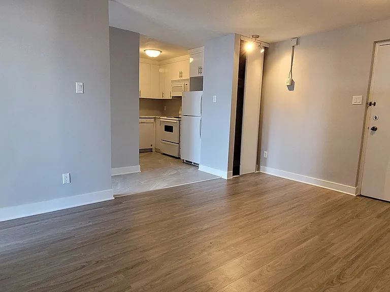 371 Gilmour St — Photo 13