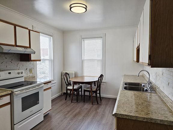 3rd image of 109 Salem Ave APT 2
