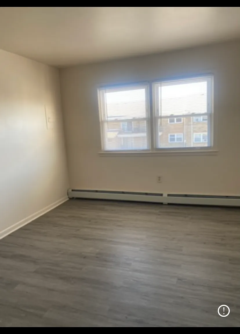 2 bed, 900 sqft, $1,700 — Photo 3