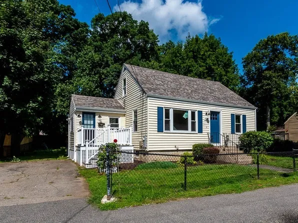 122 Ewing Dr, Stoughton, MA 02072