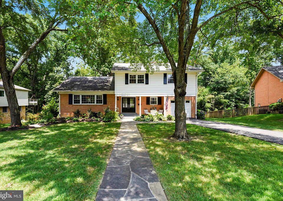 1st image of 8313 Brewster Dr