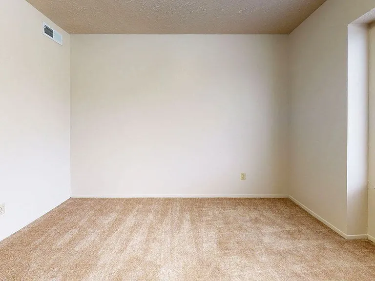 Pine Knoll Apartments — Photo 26