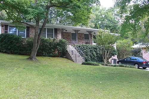 1135 Arlington Pkwy NE Photo 1