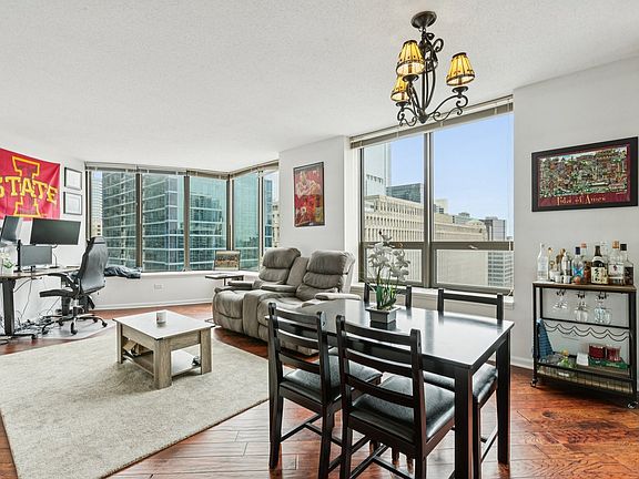 2nd image of 400 N La Salle Dr APT 2208