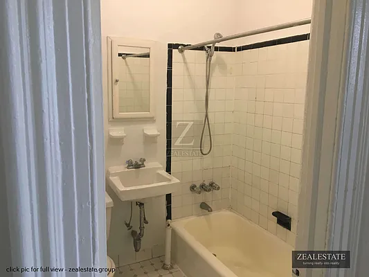 Rented by ZealEstate Group Inc | media 31