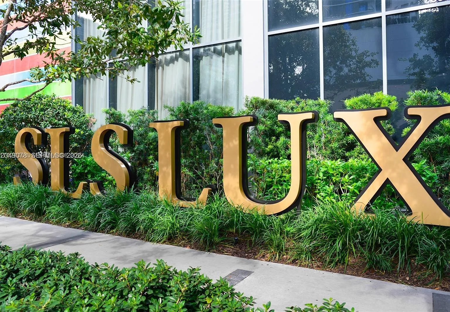 801 Sma Residences Condo — Photo 1