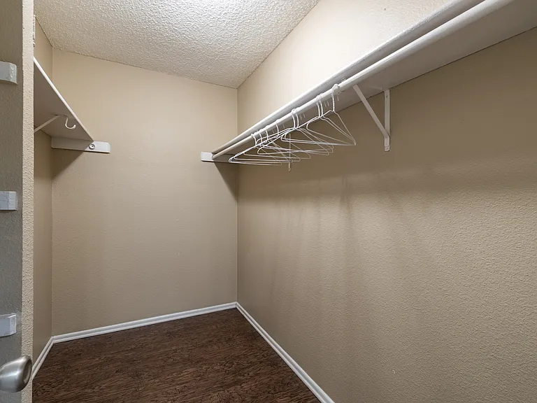 Austin Pointe Apartments — Photo 22