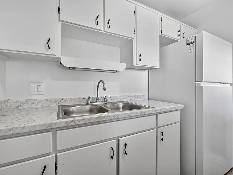 2417 N Oleander Ave #5 — Photo 7